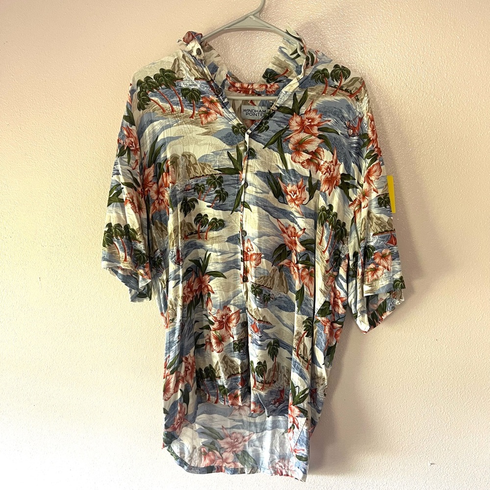 CONDITION: NEW (I bought it from a thrift shop. New to Me, New to You)